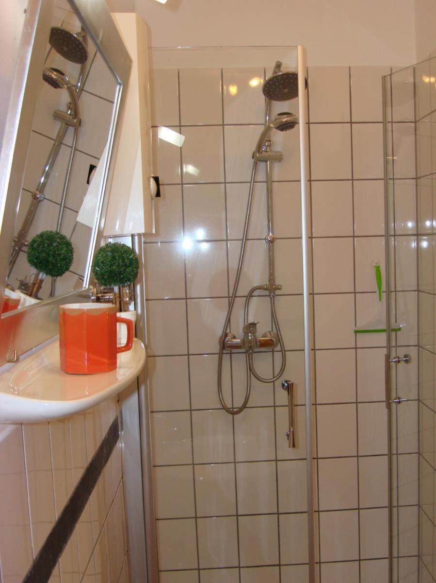 Mosel Ferienhaus Kleine Merle 摩泽尔河畔的泽尔 外观 照片